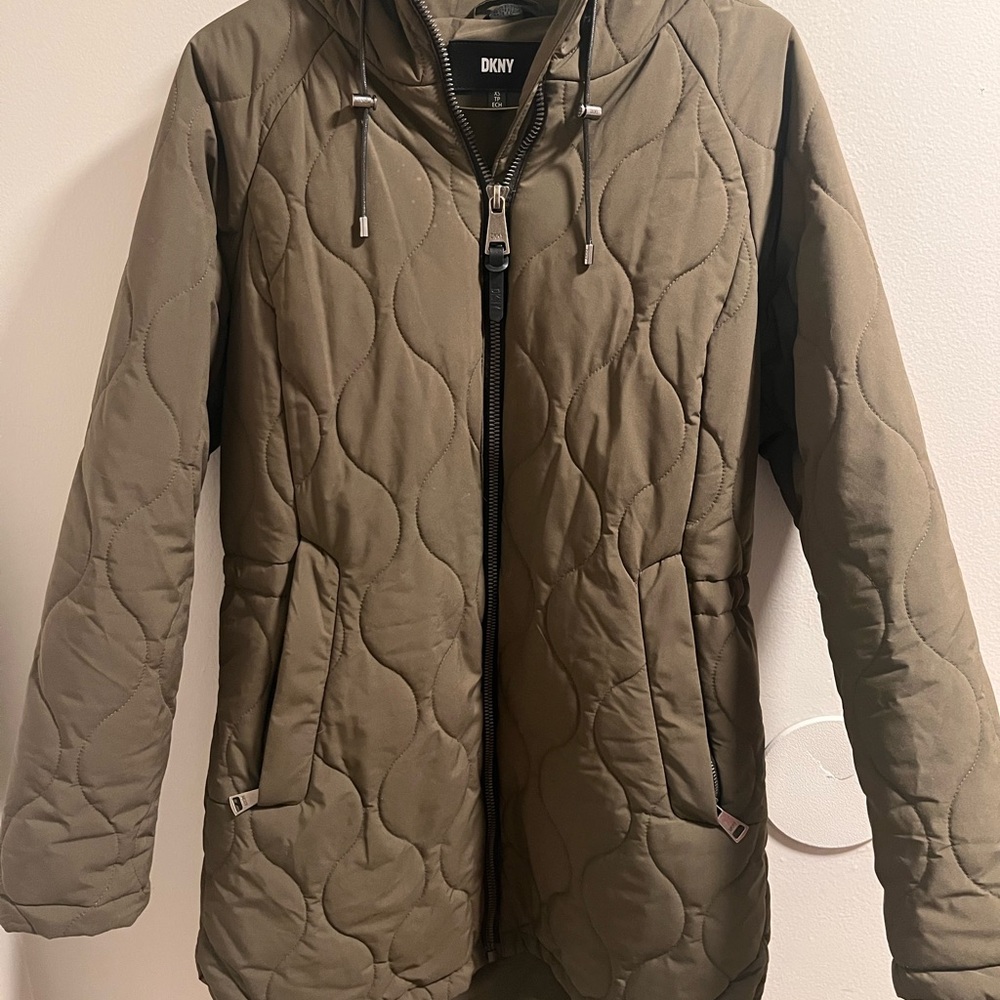 DKNY Green Quilted Puffer Jacket with Zipper Closure